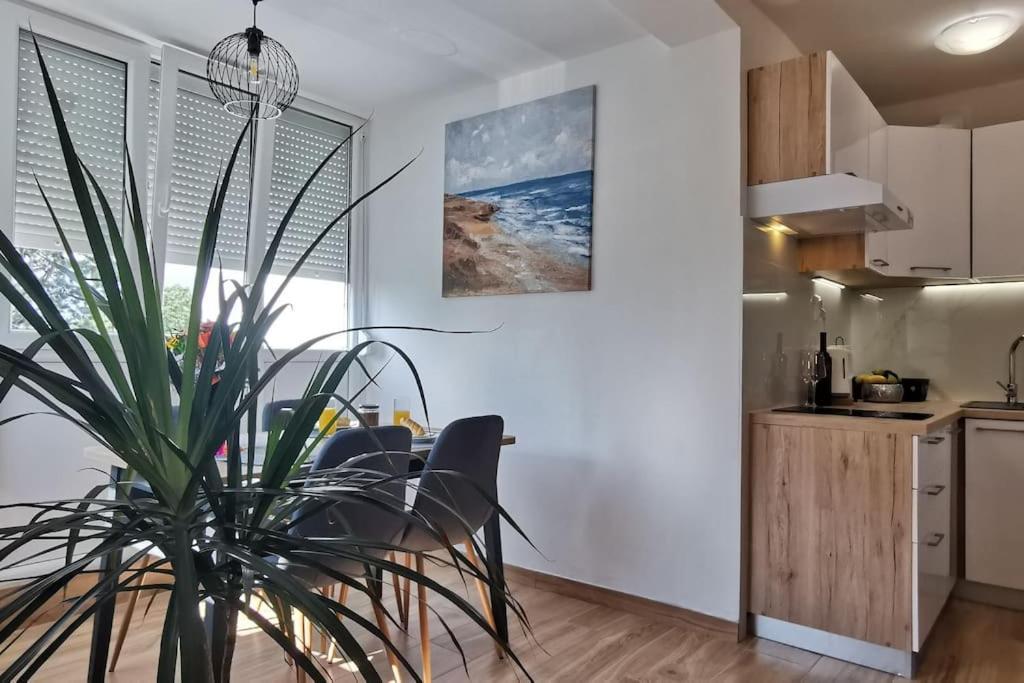 Apartman Liburna Риека Экстерьер фото